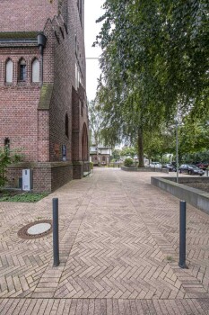 Hamburg Wandsbeck, Kreuzkirche, Brikk Beige-braun, gemasert.